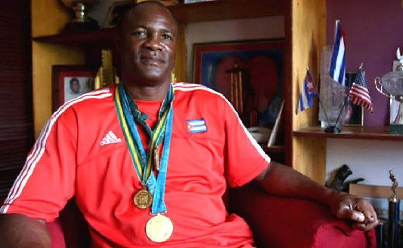 Dan libertad condicional al excampeón de boxeo Félix Savón, tras 6 años en prisión