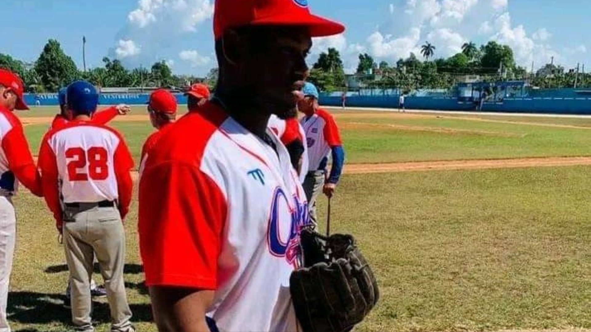 Danger Casi, pelotero guantanamero de Serie Nacional, llega a Dominicana en busca de firma profesional 