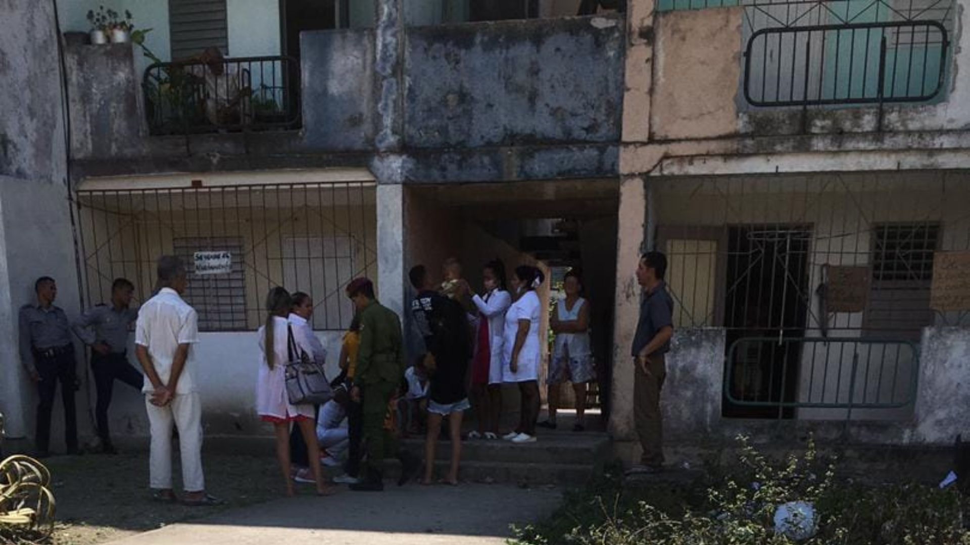 Denuncian abandono de 6 niños durante más de un día en una casa en Santa Clara