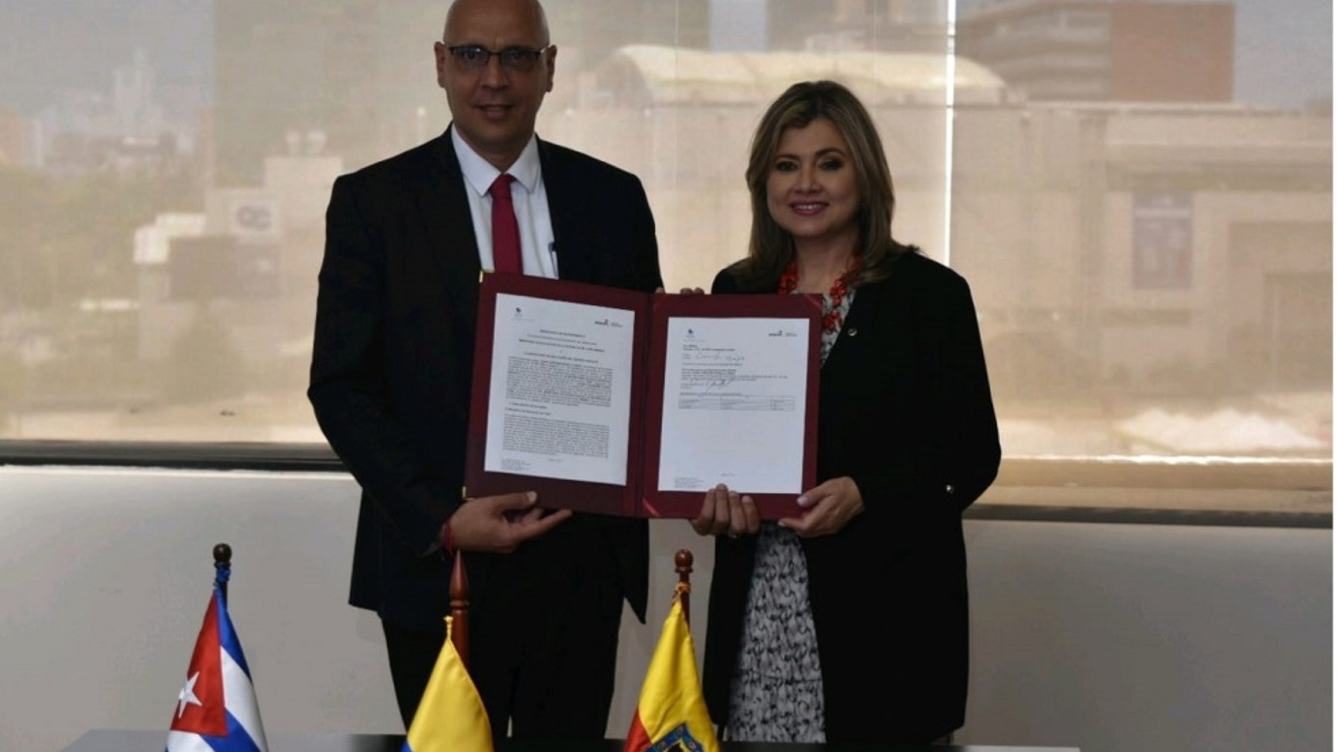 Denuncian acuerdo educativo del régimen cubano en Colombia por posible adoctrinamiento 