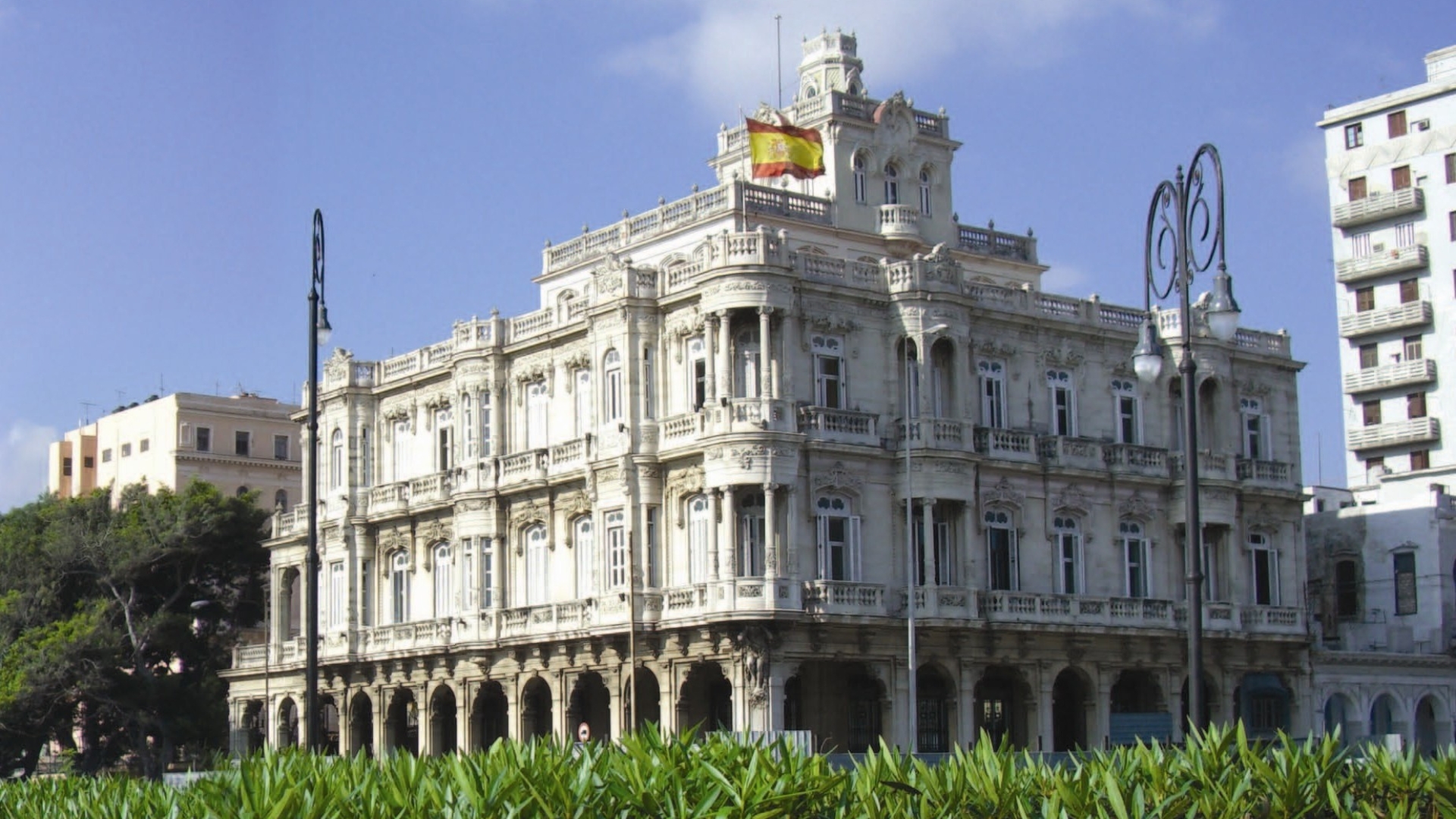 Denuncian lentitud en trámites en Consulado de España en Cuba