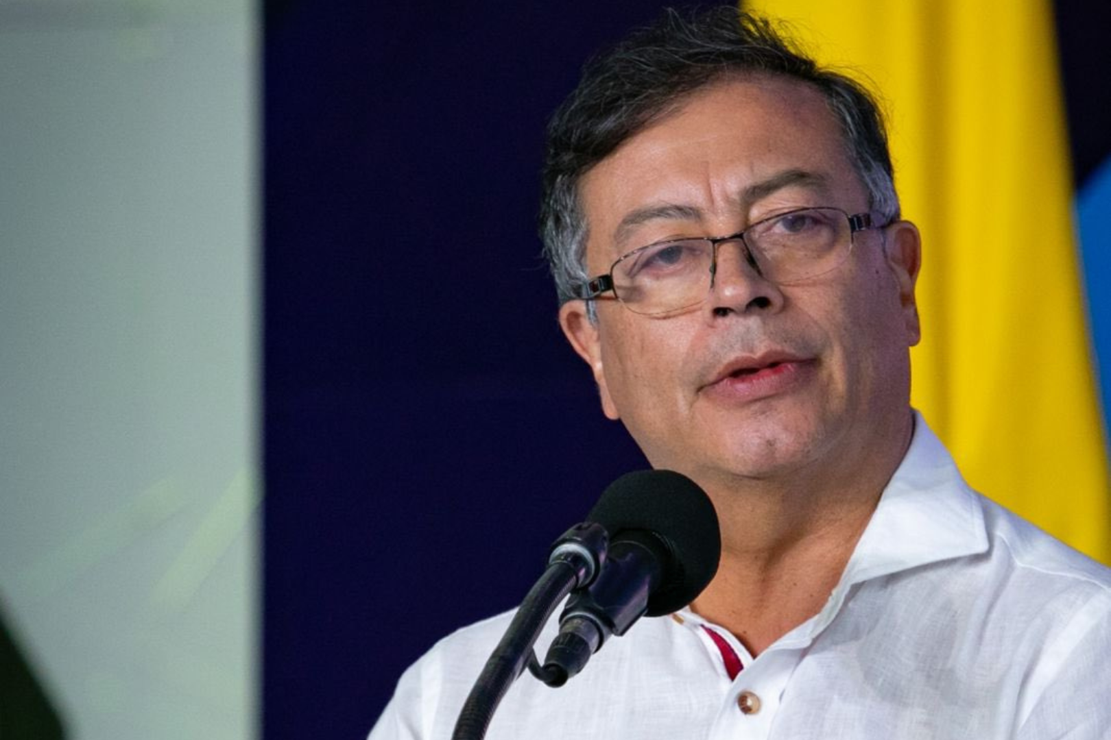 Desaprobación de Petro en Colombia se duplica tras solo 2 meses en el poder, según encuesta