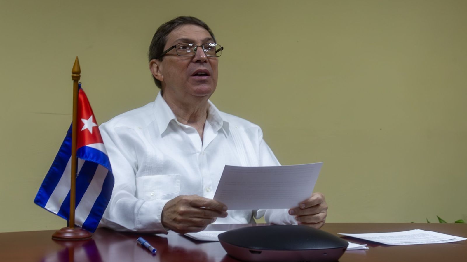 Dictadura CELEBRA suspensión de fondos para programas de democracia en la isla