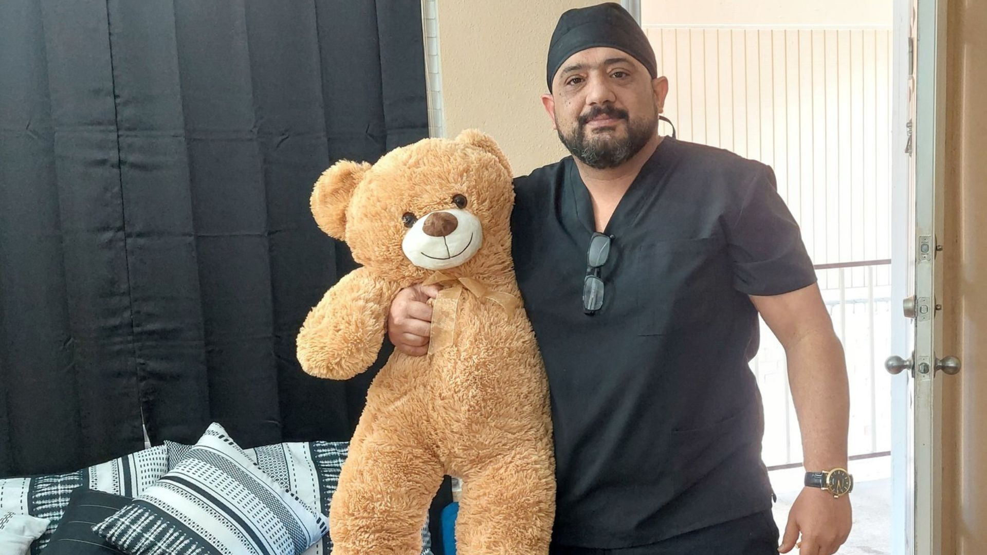Doctor exiliado se reunirá con su hija gracias al parole humanitario