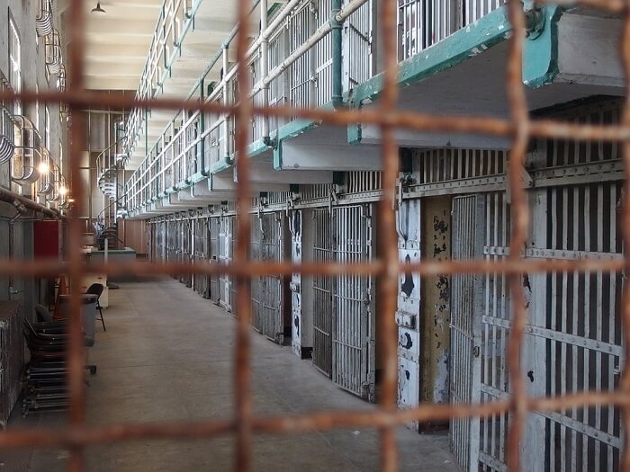Dos muertes y 91 denuncias: informe de julio sobre cárceles en Cuba