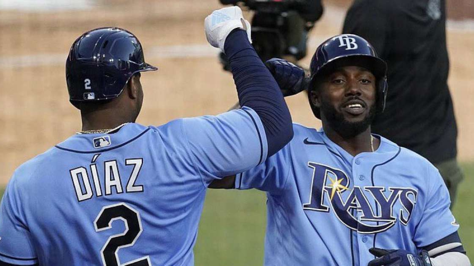 Dos peloteros cubanos en el “Todos Estrellas” de abril de MLB