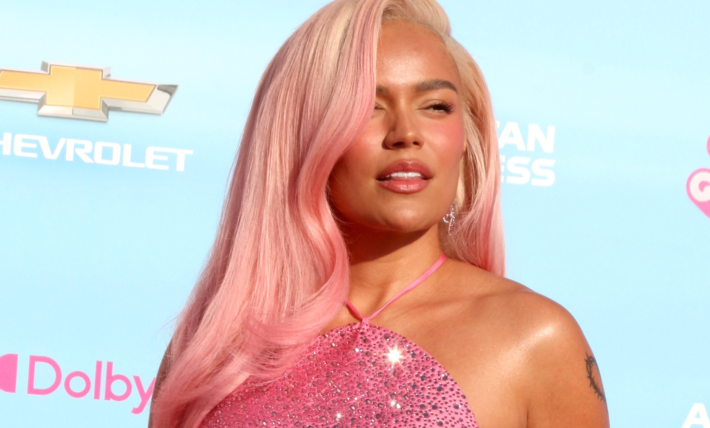 ¡Dura! Karol G arrasa con la portada de la revista Rolling Stone