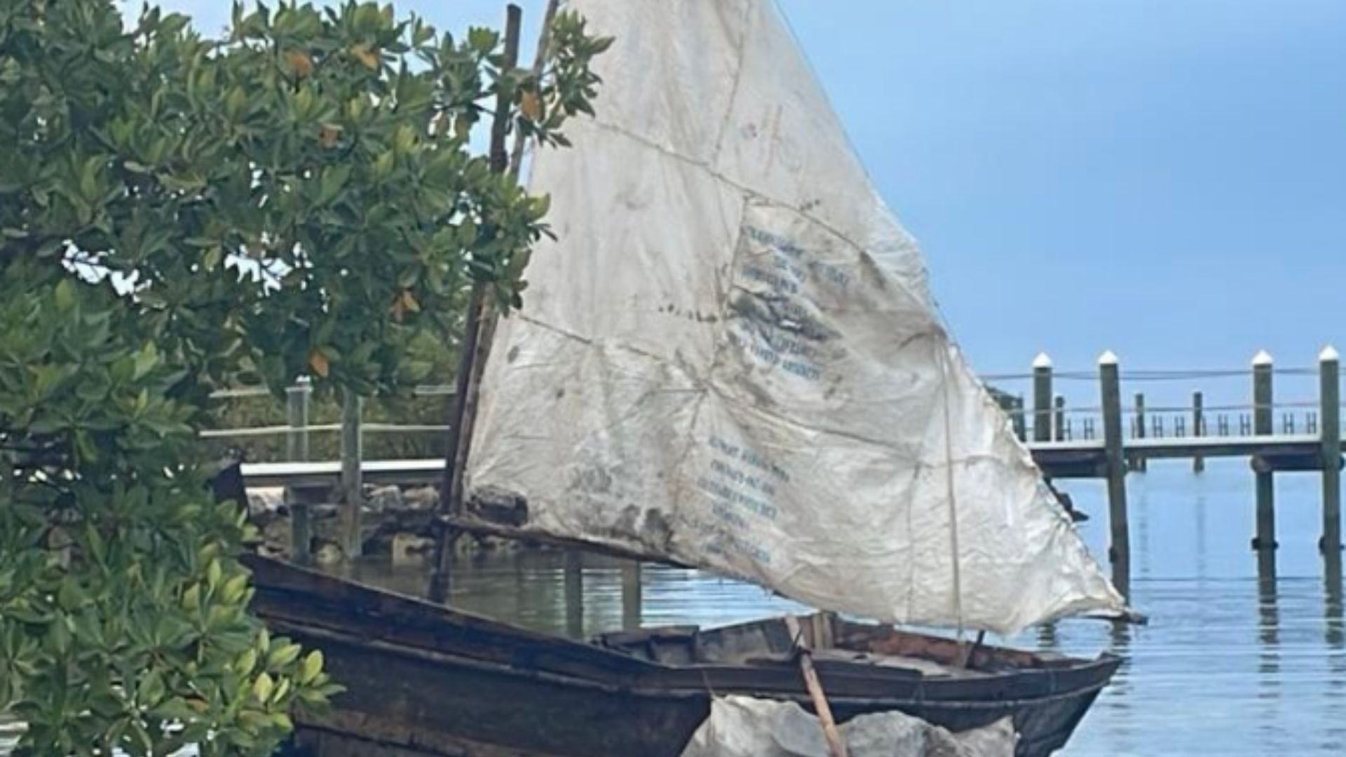 EE.UU. detiene a 14 balseros cubanos 