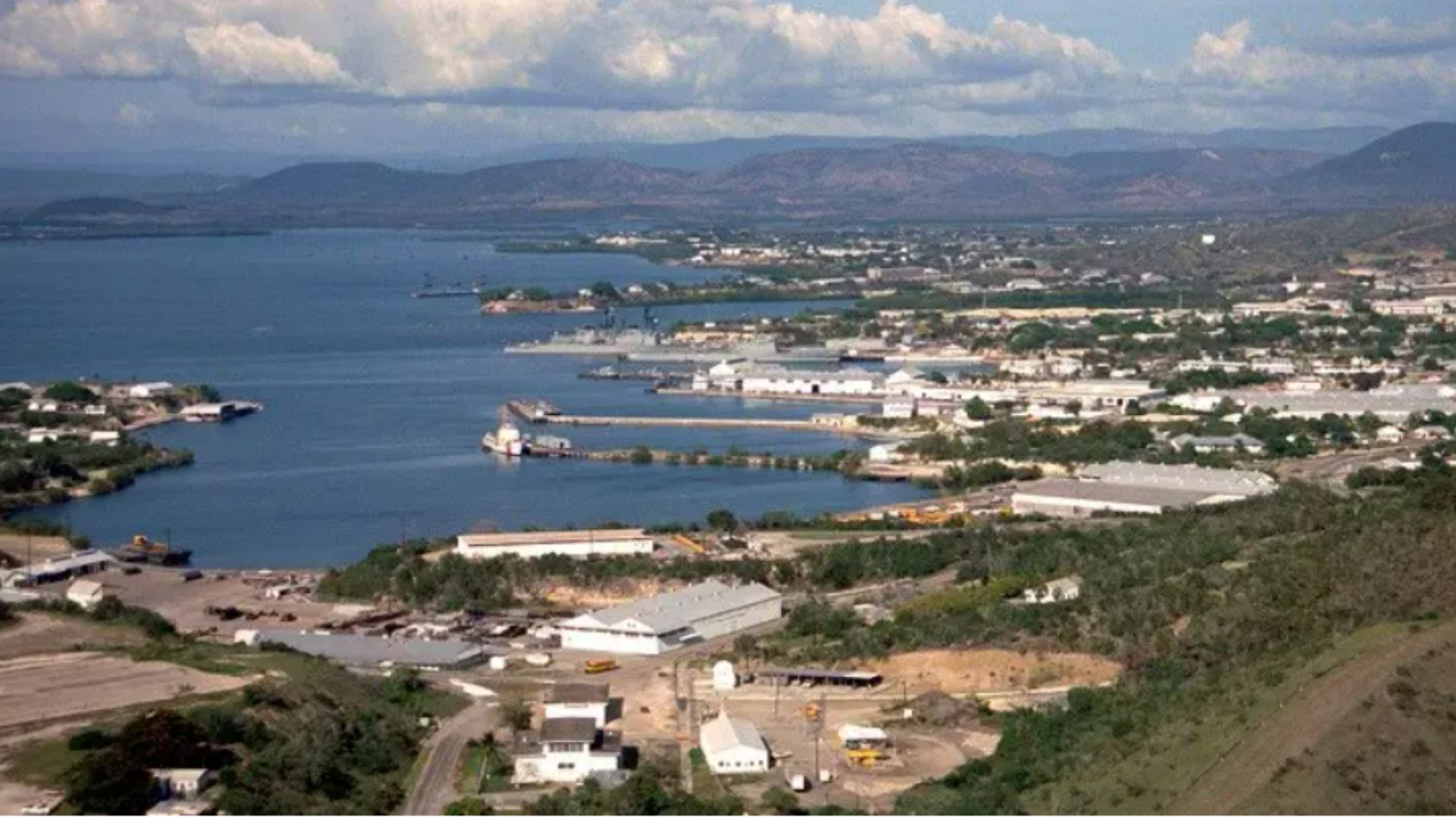 EE.UU. responde a Cuba sobre submarino: seguiremos trasladando activos militares porque lo permite la ley
