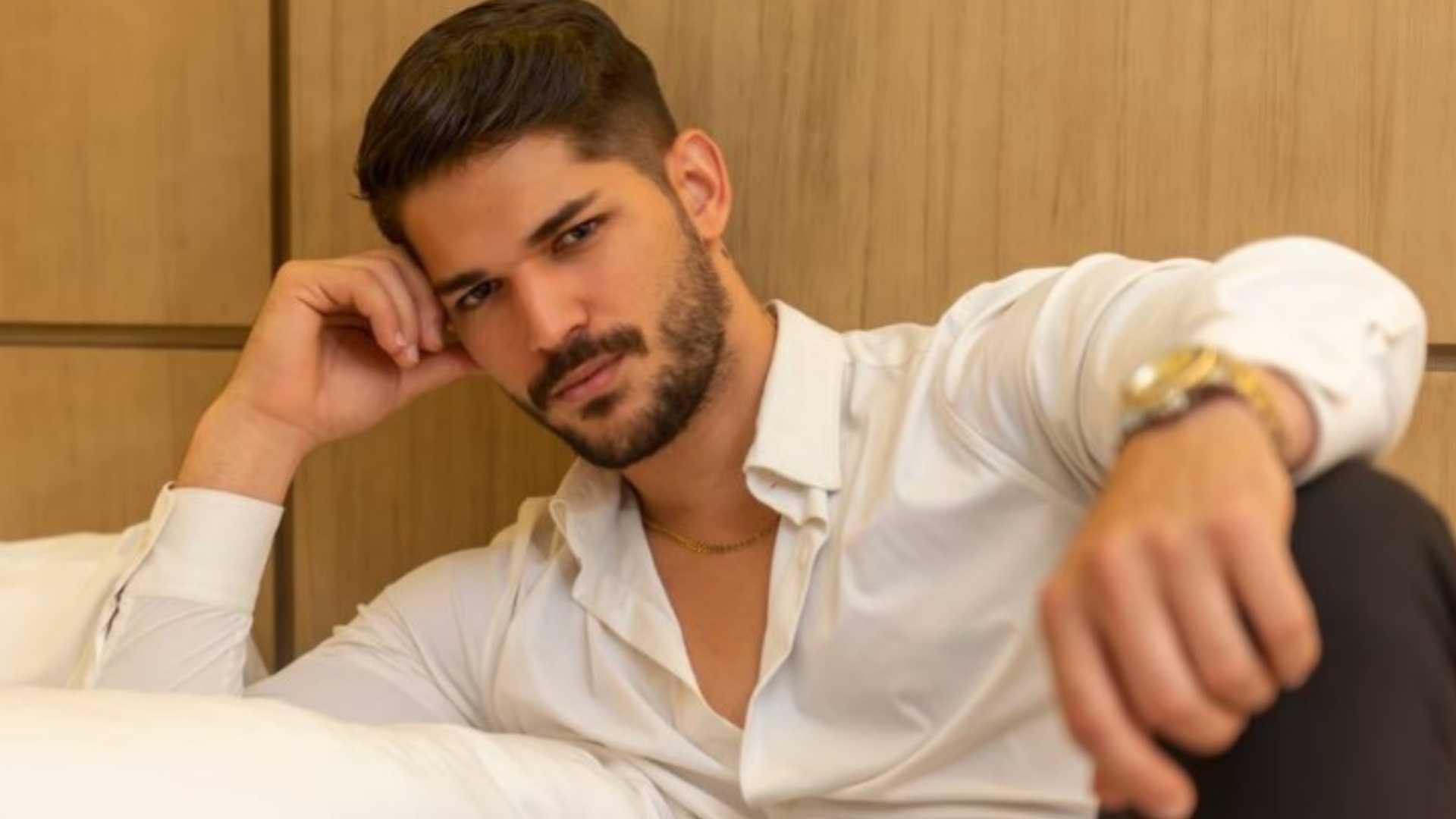 El bailarín cubano que viajó de EE.UU a triunfar en la TV de Ecuador