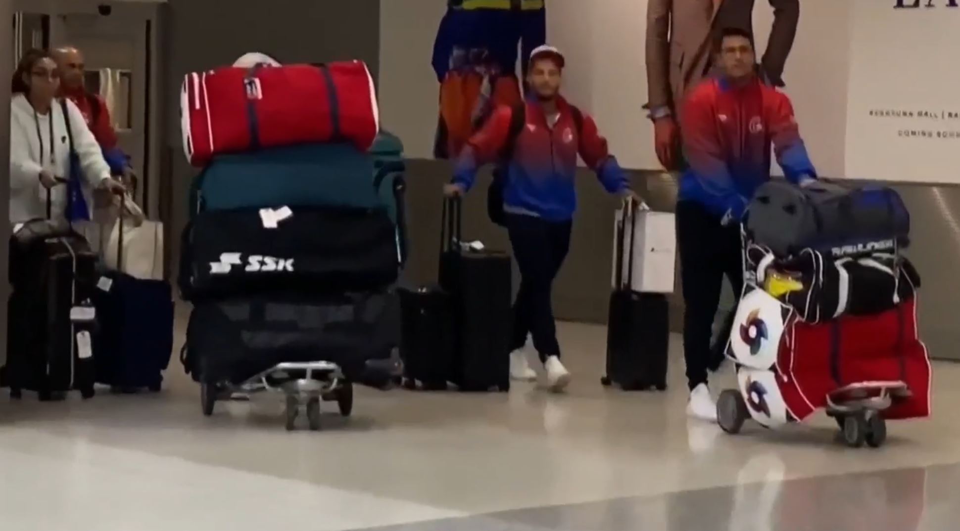 “El exilio no es ningún problema”, dice pelotero cubano en Miami, donde convocan protestas durante Clásico Mundial