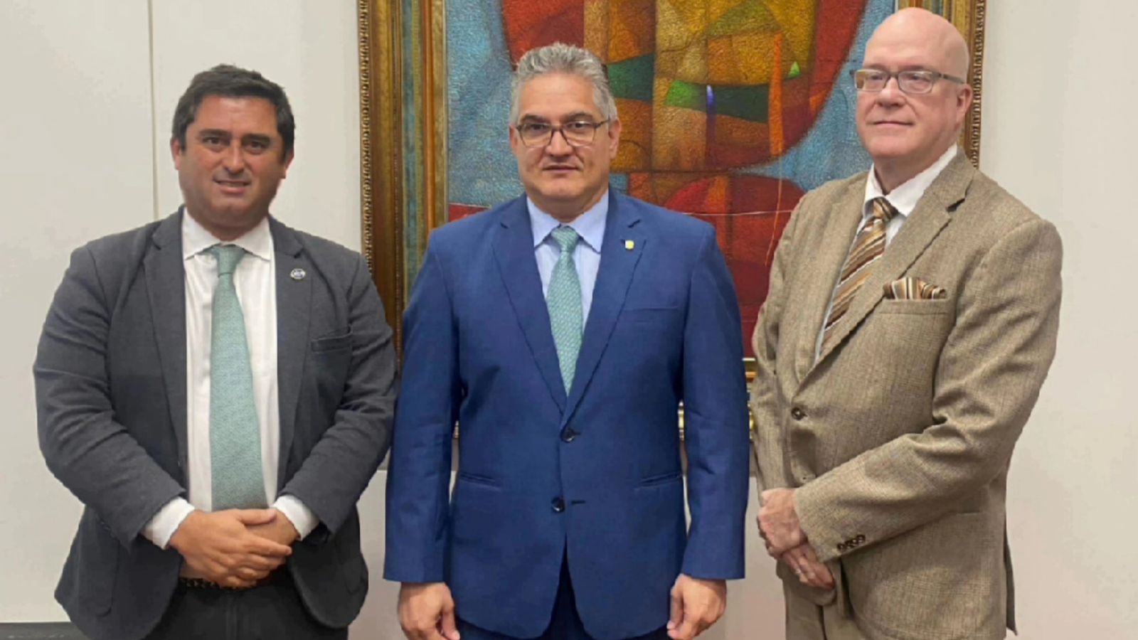 El opositor cubano Gutiérrez Boronat dialoga con ministro de la Presidencia de Panamá