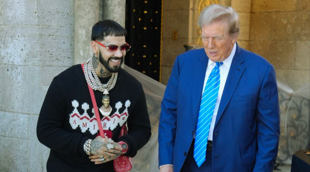 El reguetonero Anuel AA visita a Trump en su casa y llama de nuevo a votar por él