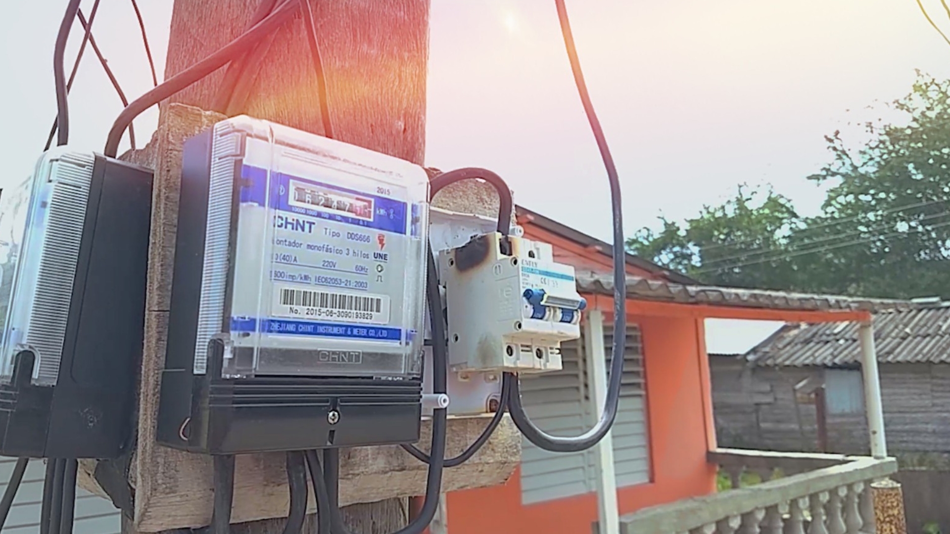 Eliminan los cobradores de luz en viviendas por “seguridad” en Santiago de Cuba