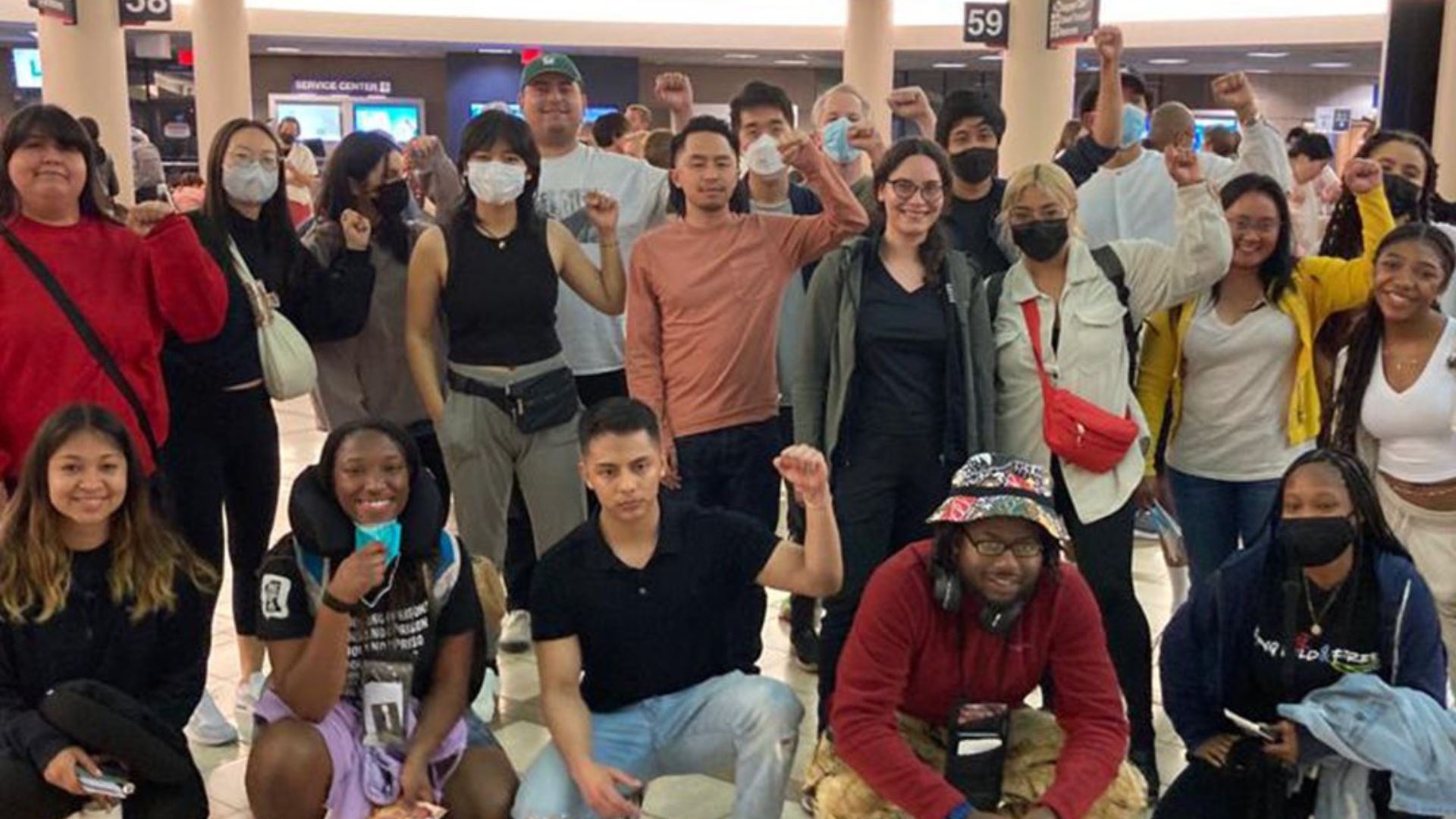 En plena crisis el castrismo recibe a 150 norteamericanos para hacer propaganda el 1º de Mayo