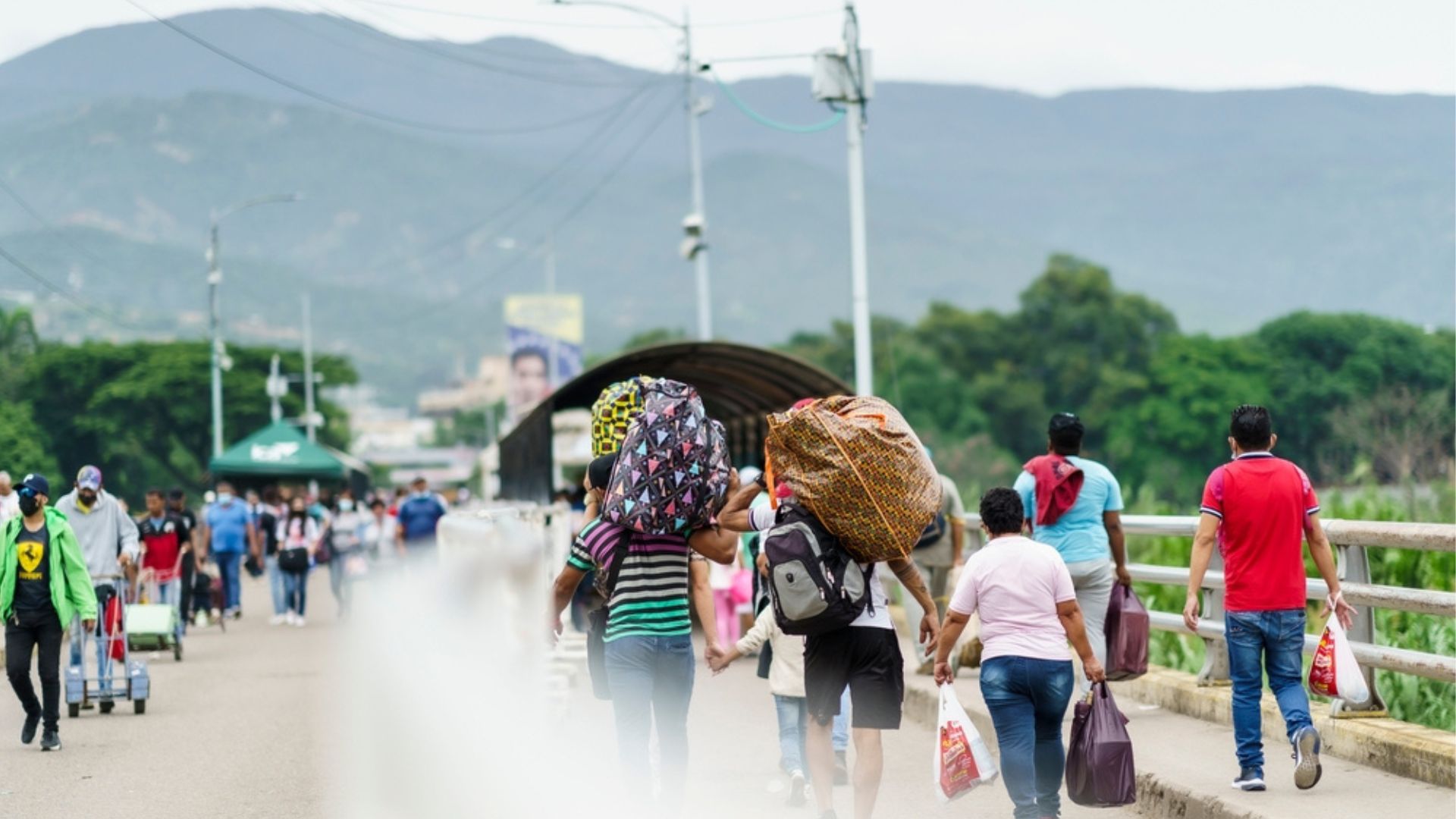Encuesta: Más del 40% de los venezolanos abandonaría su país si Maduro gana las elecciones 