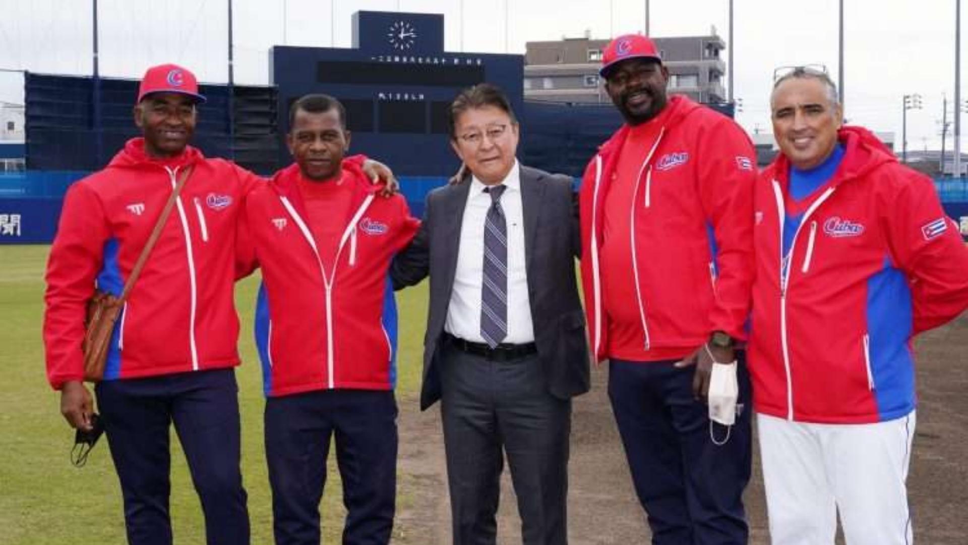 Envían a capacitarse a Japón al manager del equipo de Cuba que irá al Clásico