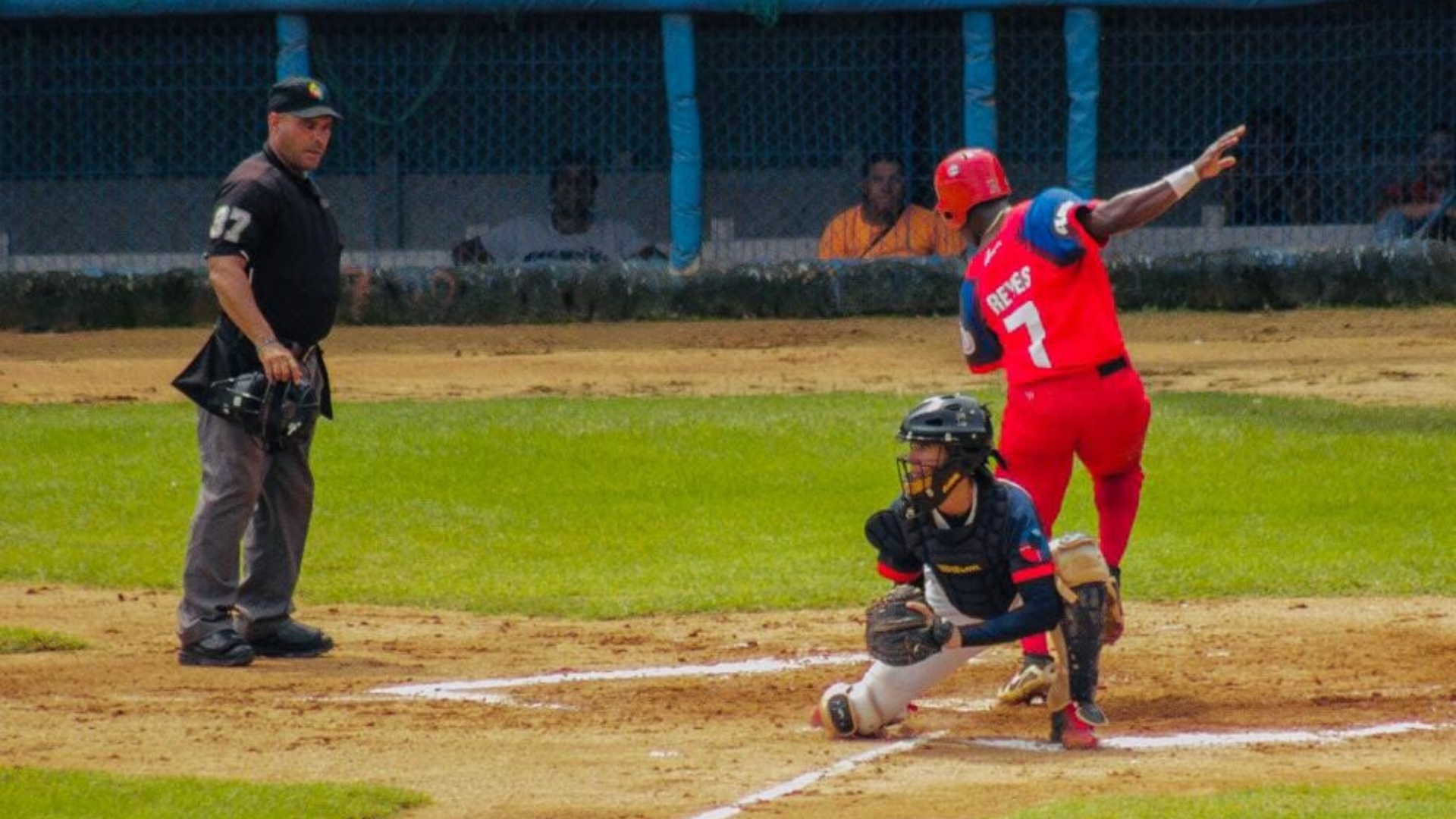Equipo de béisbol en Serie Nacional se queda sin receptores en pocos meses