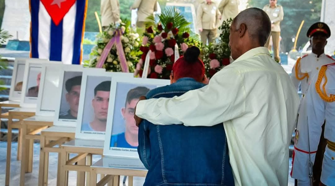 "ES HUMILLANTE LO QUE NOS HICIERON":  familiares de víctimas por explosión reaccionan a ceremonia oficial
