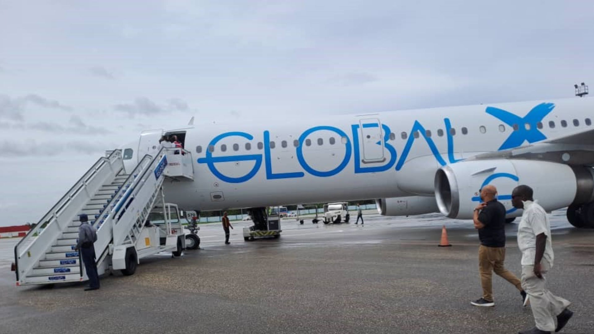 Estados Unidos devuelve a Cuba a 62 migrantes en vuelo de deportación