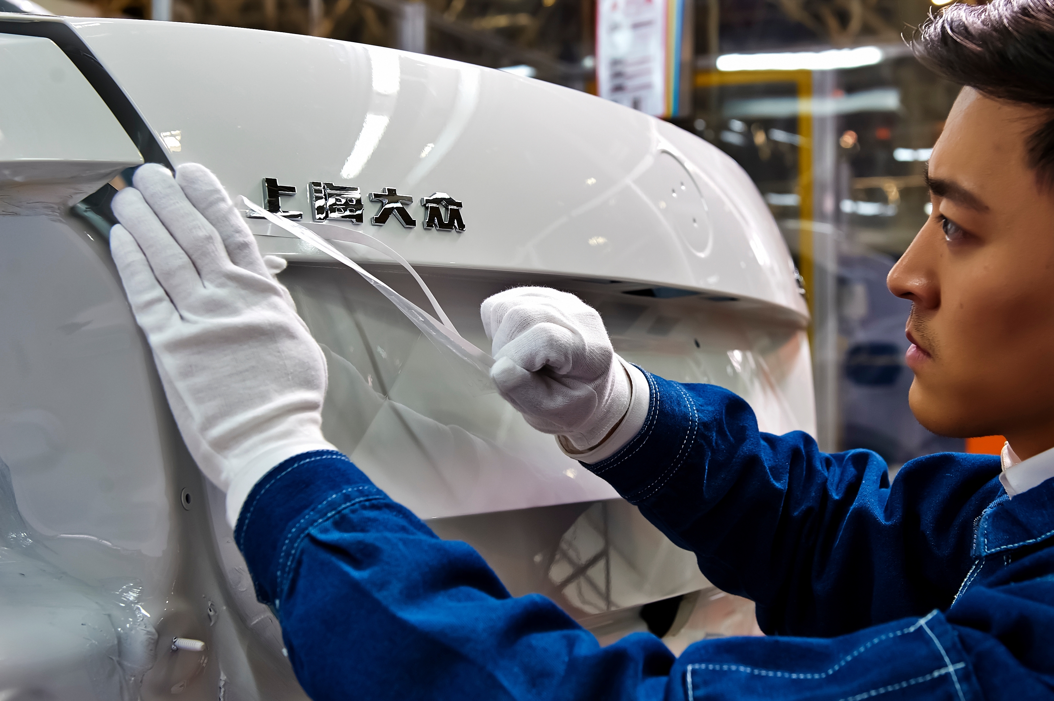 Estadounidenses se oponen a plantas de autos eléctricos propiedad de China en EE.UU.