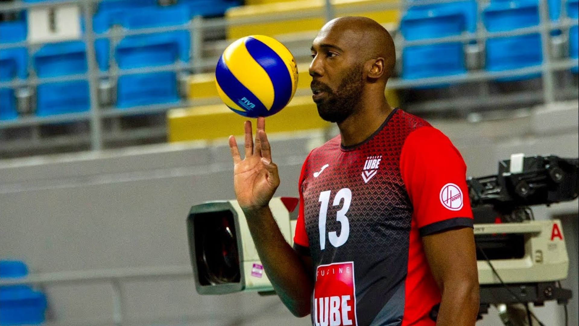 Estelar voleibolista cubano Robertlandy Simón sale del equipo Cuba 