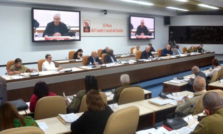 Estudio del PCC dice que la mayoría de los cubanos apoyan a la revolución y a sus dirigentes