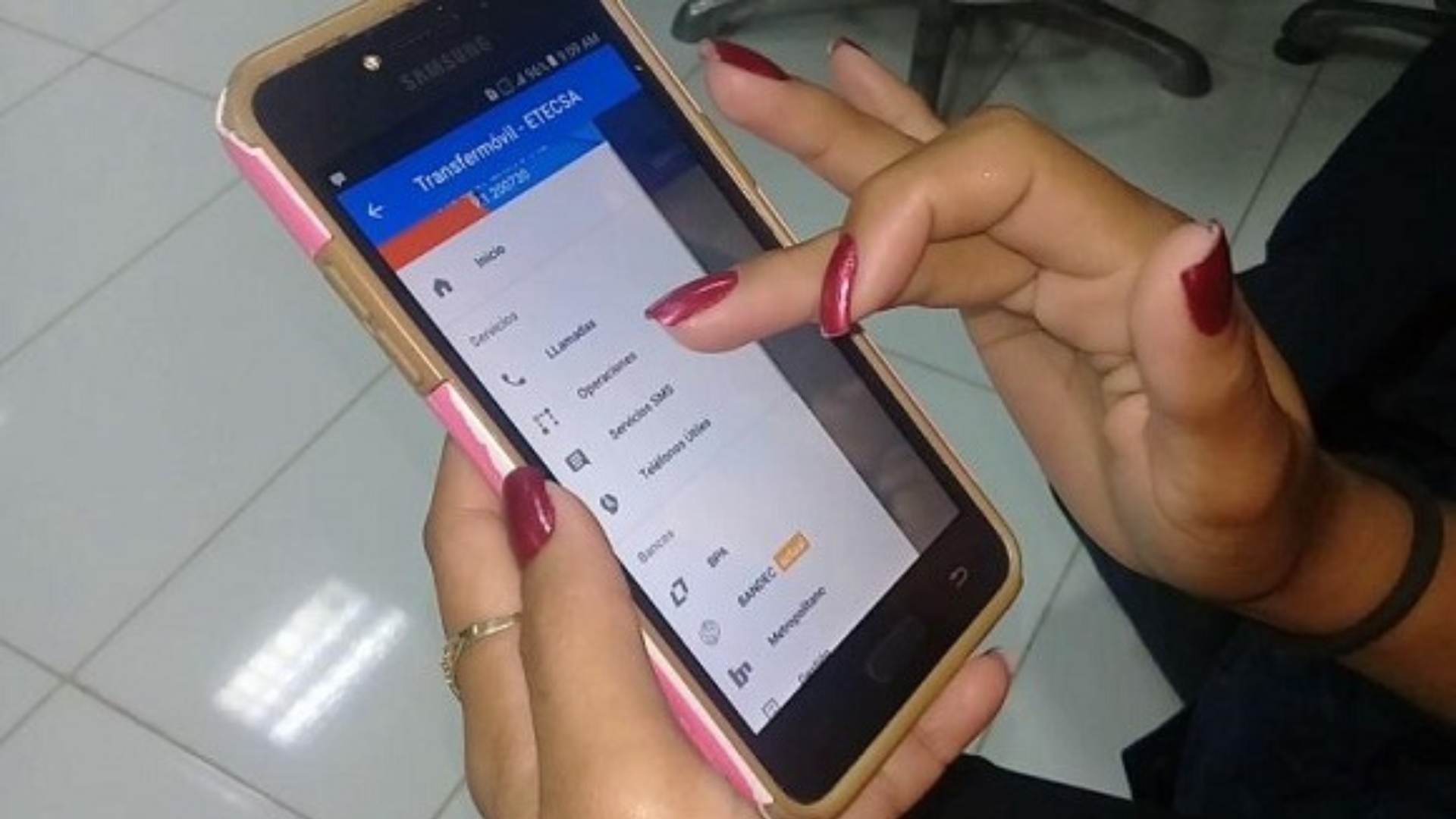 Etecsa vende en dólares líneas de teléfonos móviles