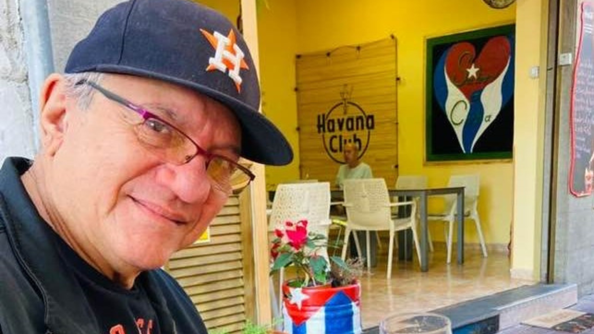 Excomentarista de la TV del régimen denuncia censura tras radicarse en España 