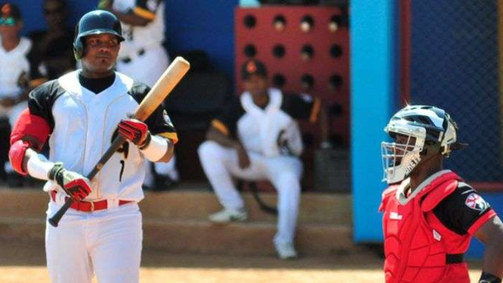 Expelotero cubano Giorvis Duvergel emigra con su familia a Estados Unidos