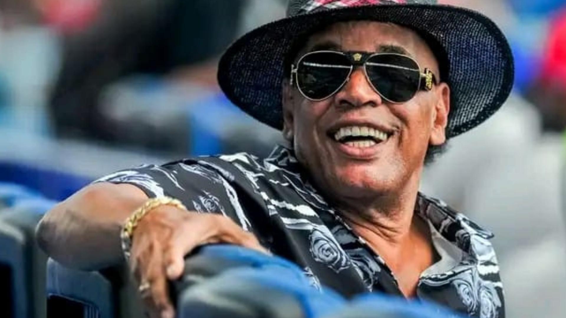Expelotero cubano Víctor Mesa se deja ver en el Latino
