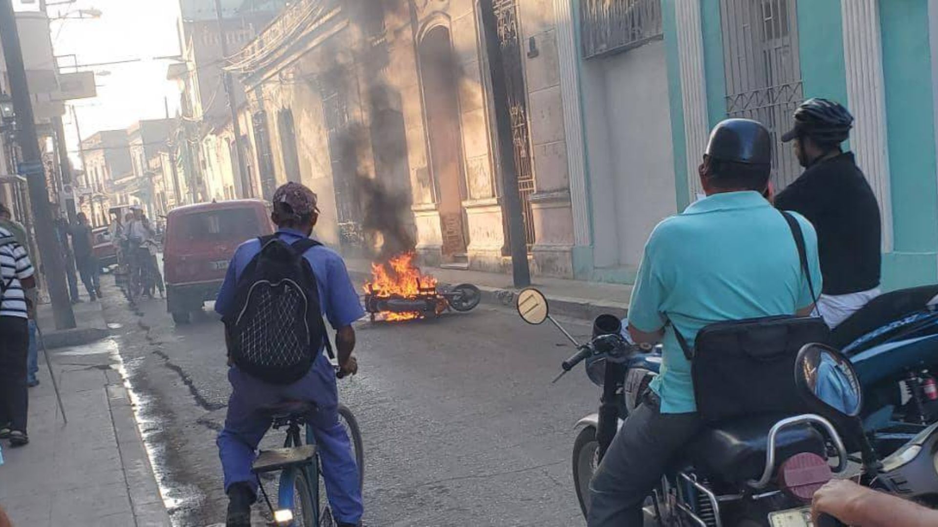 Explota ciclomotor en Camagüey