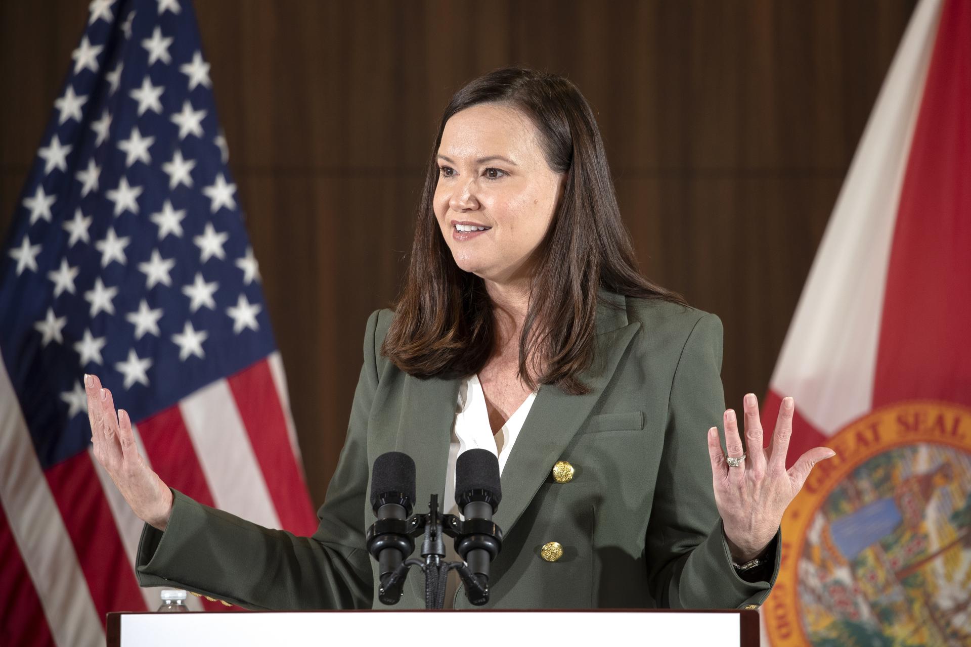 Florida demanda al Gobierno por no informar sobre liberación de "inmigrantes criminales"
