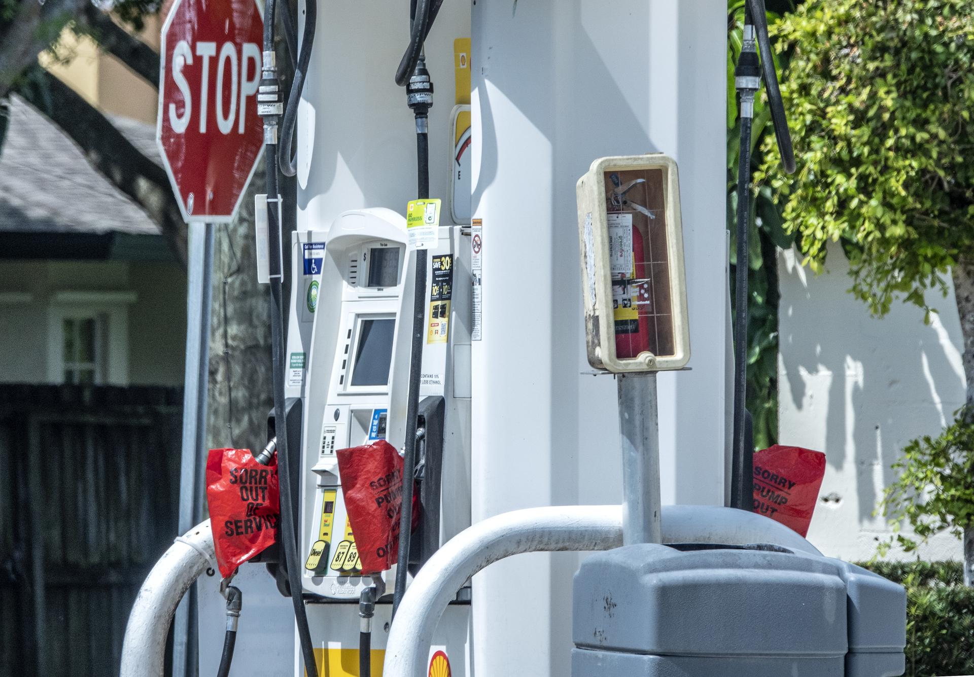 Florida distribuye 500.000 galones de combustible para paliar la escasez