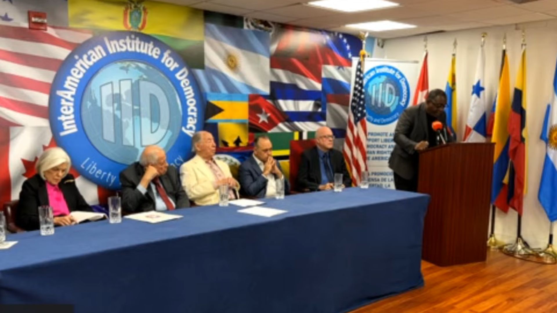 Foro: "¿Qué podemos hacer por el pueblo de Cuba?"