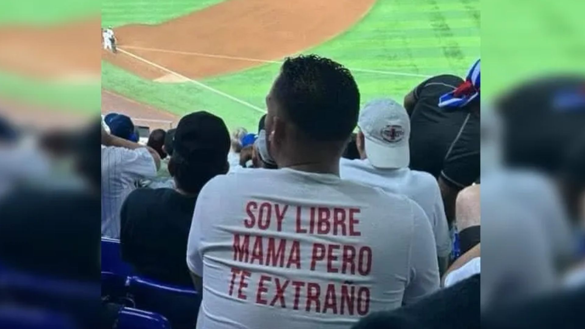Foto viral: “Soy libre mamá, pero te extraño”, el mensaje que conmueve a los cubanos