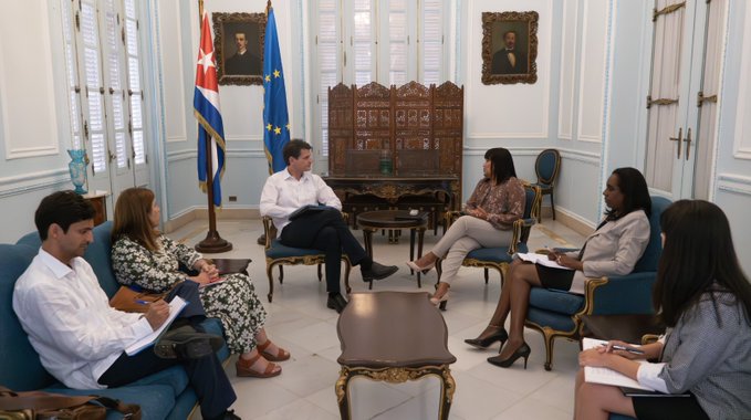 Funcionario de la Unión Europea se reúne con diplomáticos del régimen 