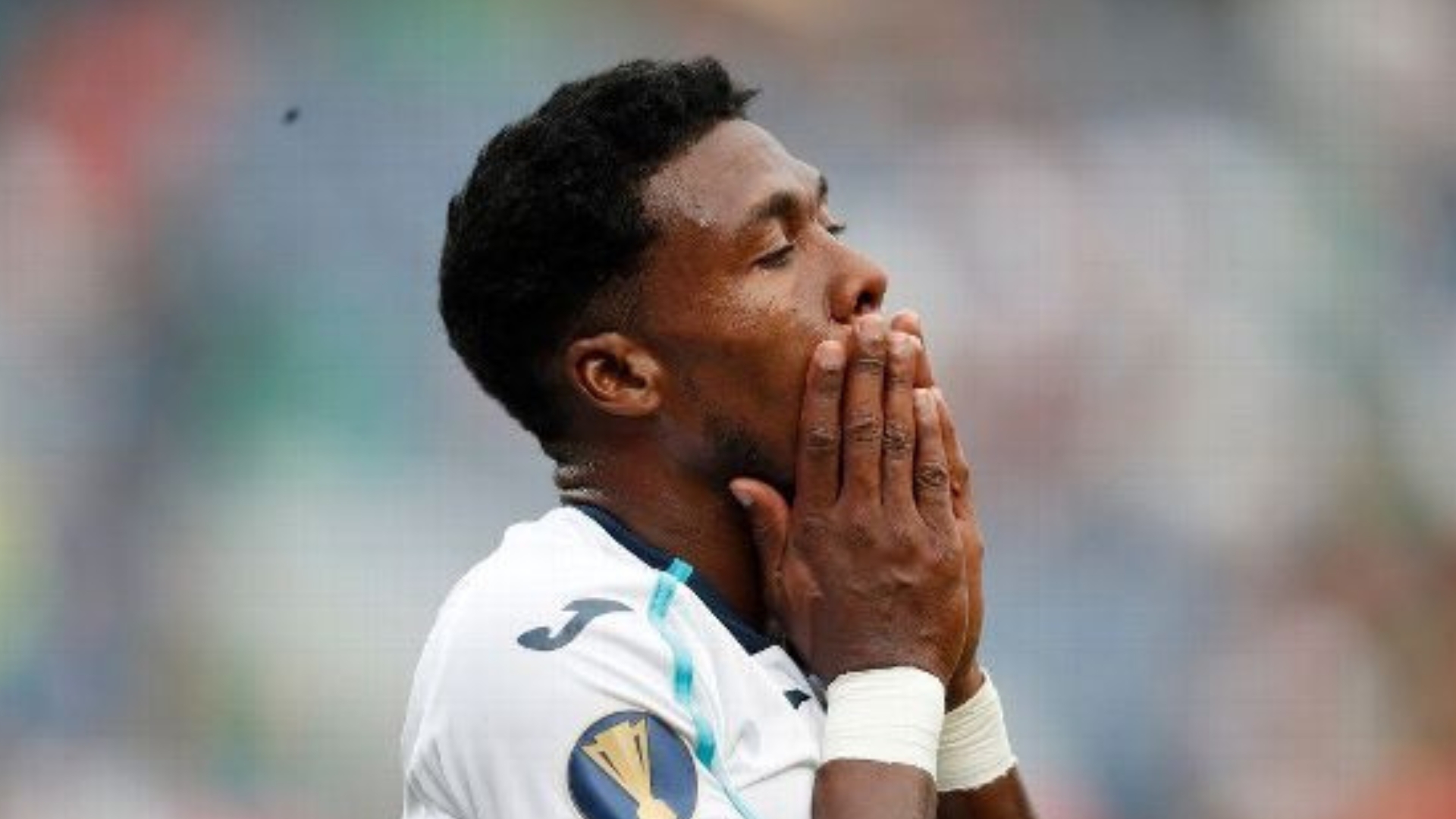 Futbolista cubano Arichel Hernández es detenido por Migración de Dominicana 