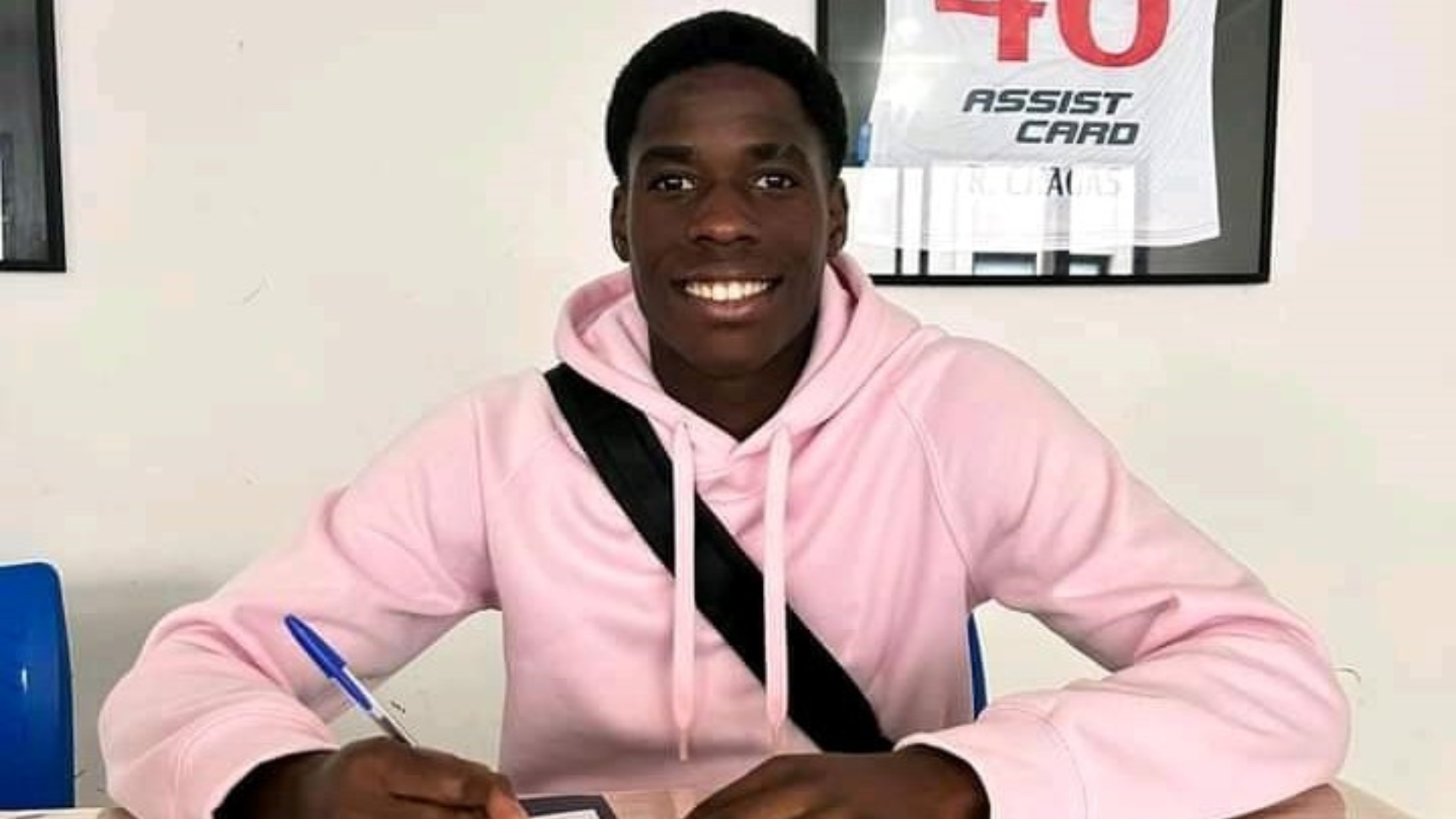 Futbolista cubano firma con el histórico club Nacional de Uruguay
