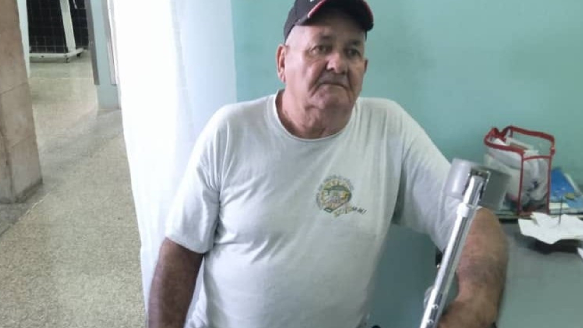 Gloria beisbolera cubana clama por ayuda para operarse