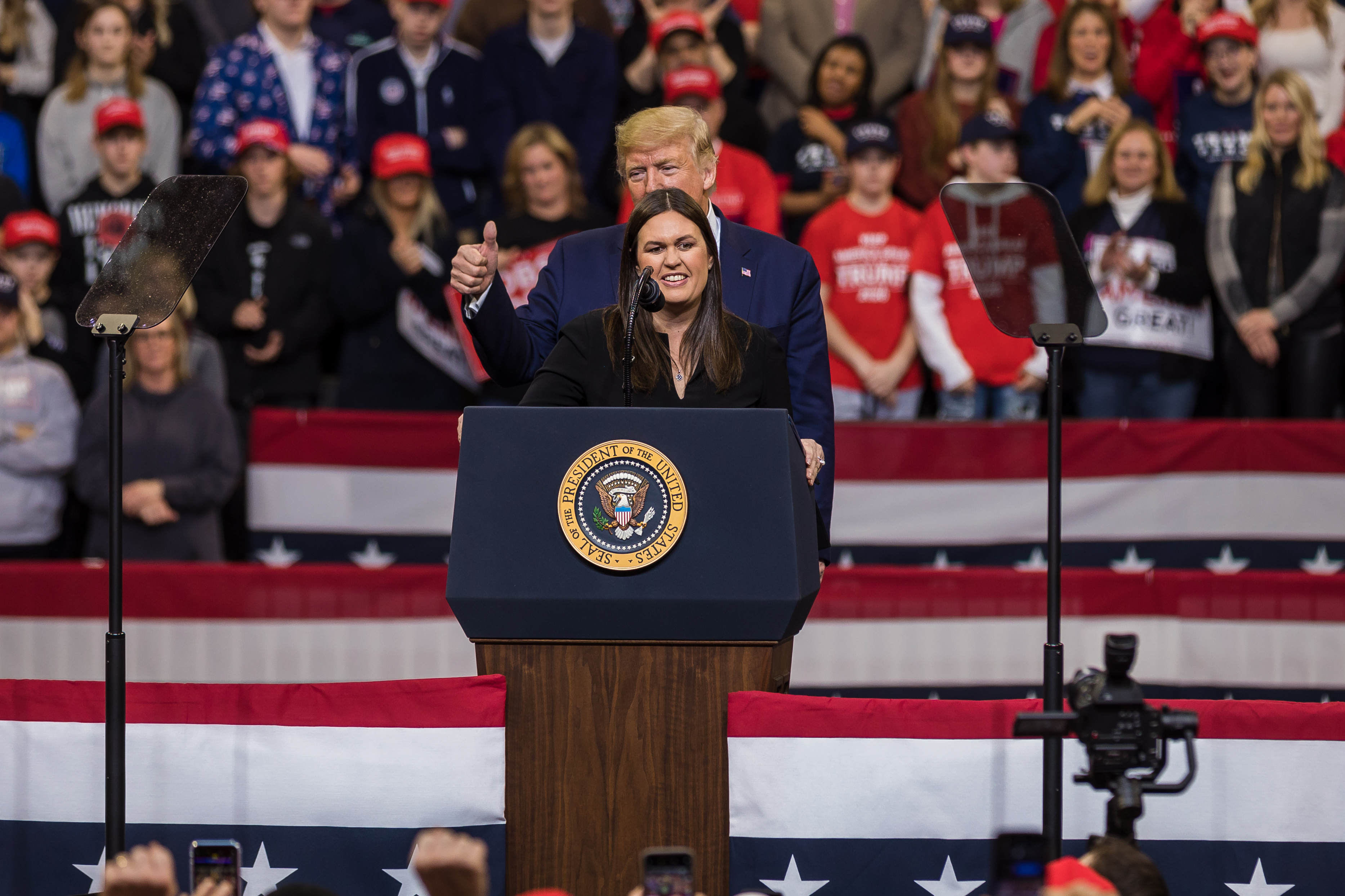 Gobernadora de Arkansas, Sarah Huckabee Sanders, prohíbe uso del término 'latinx' en gobierno estatal