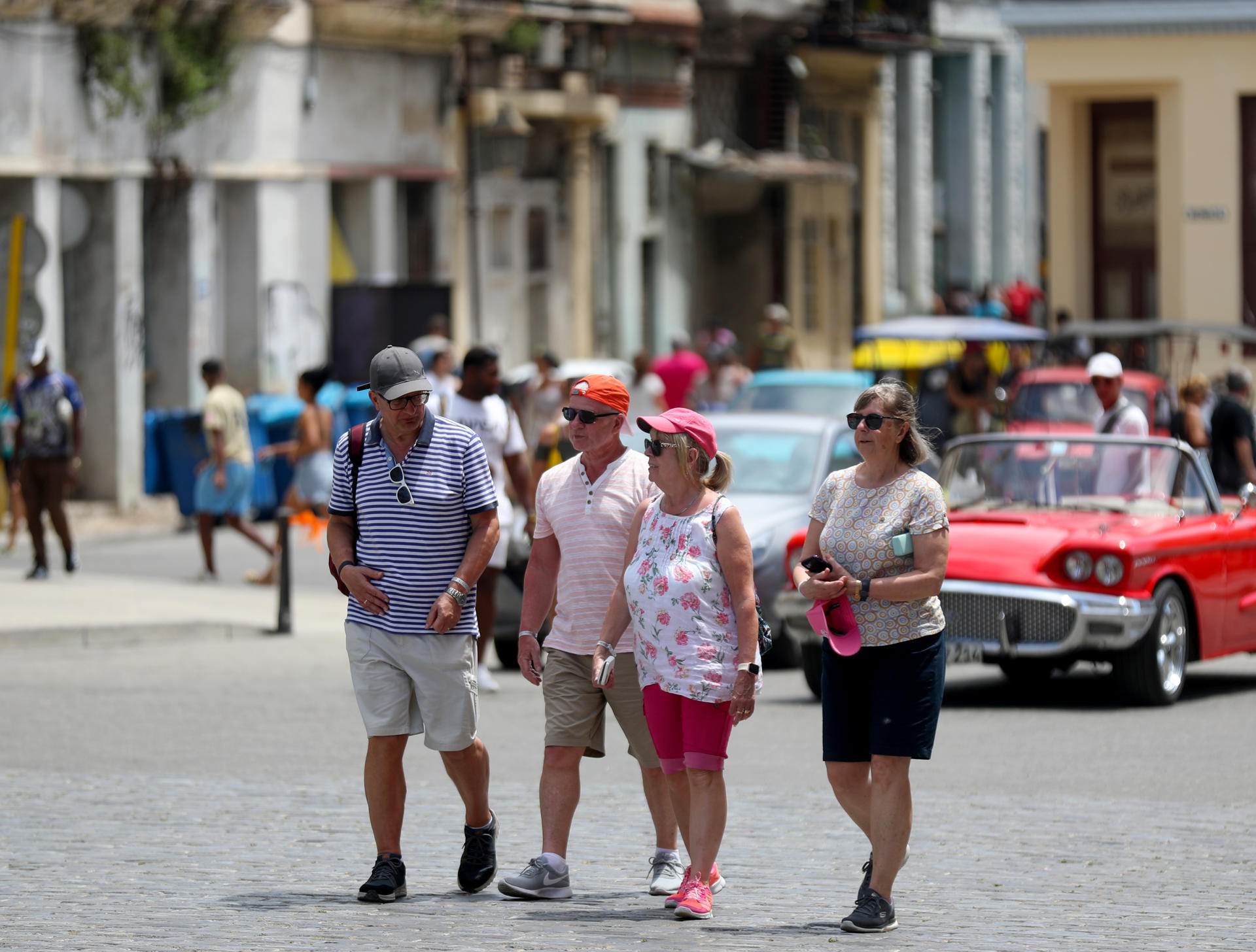 Gobierno canadiense mantiene advertencia sobre viajes turísticos a Cuba