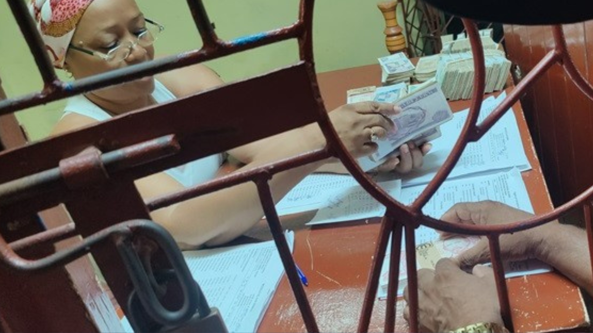 Guantánamo: más de 6 mil trabajadores sin cobrar salarios por falta de efectivo