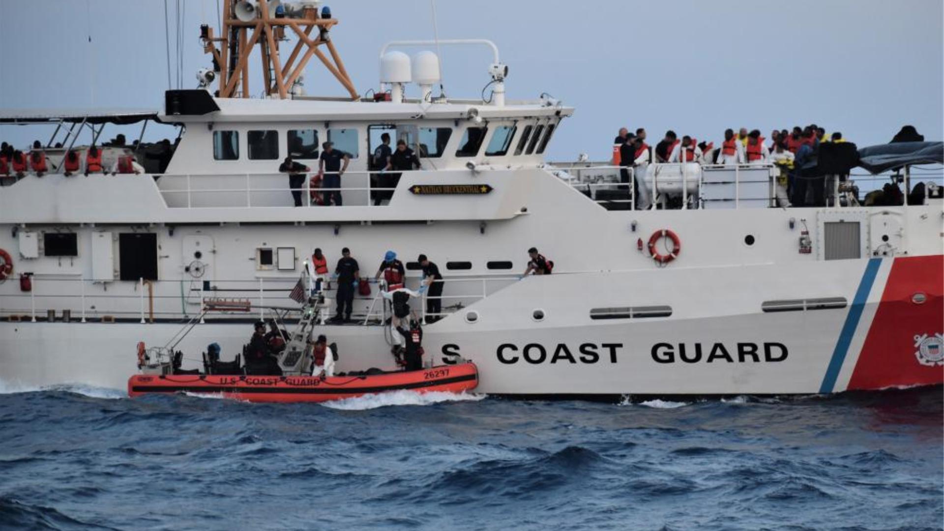 Guardacostas de EEUU devuelve 75 balseros a Cuba