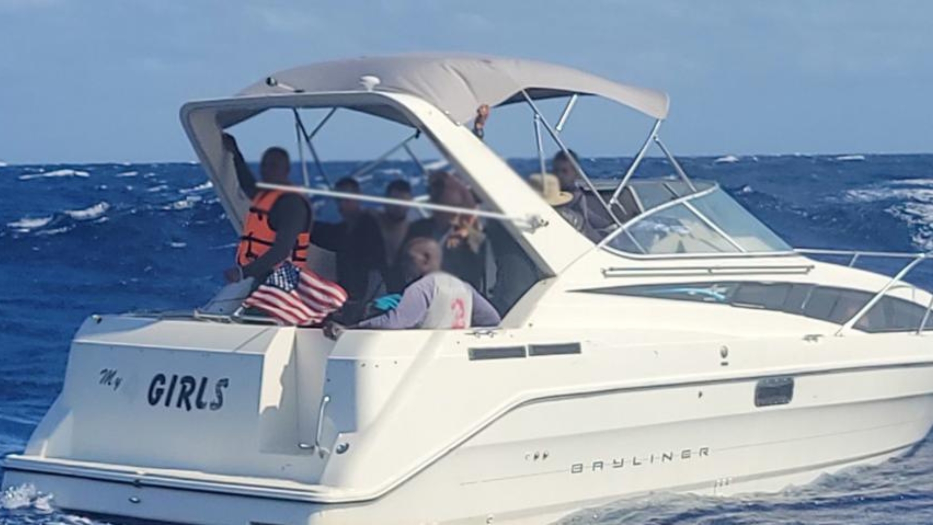 Guardacostas de EEUU devuelve a 65 migrantes cubanos que escaparon de la isla