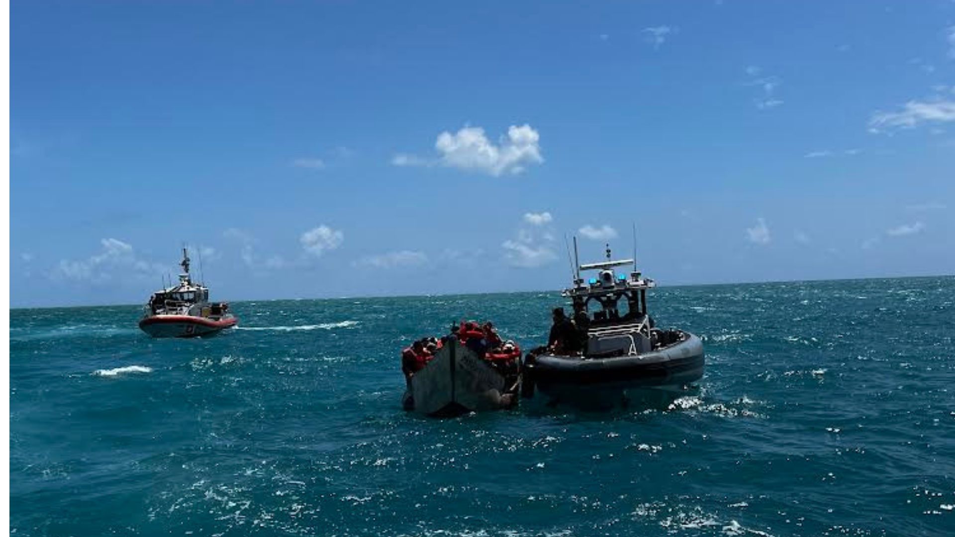 Guardia Costera deporta a 48 balseros cubanos