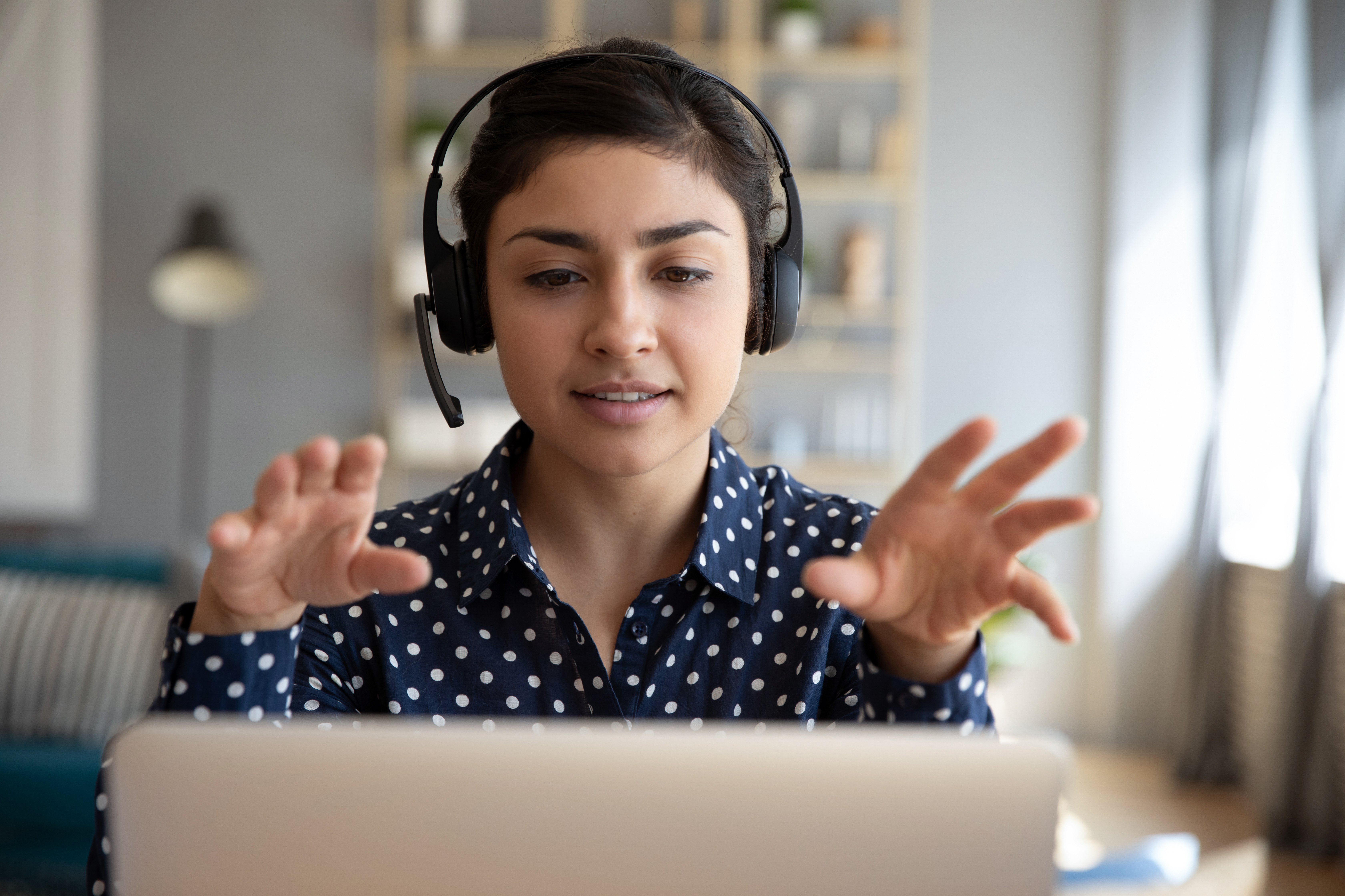 ¿Hablas dos idiomas? Descubre cómo puedes ganar hasta $60 por hora con este trabajo