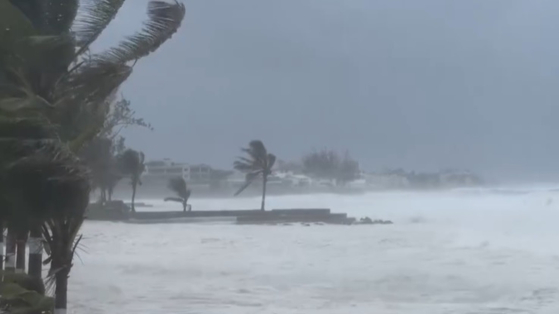 Huracán Beryl, de categoría 4, cerca de la costa sur de la provincia cubana de Granma 