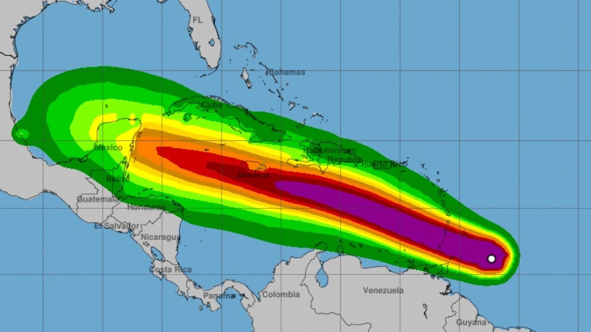 Huracán Beryl se fortalece en su llegada al Caribe con vientos de más de 215 km/h 