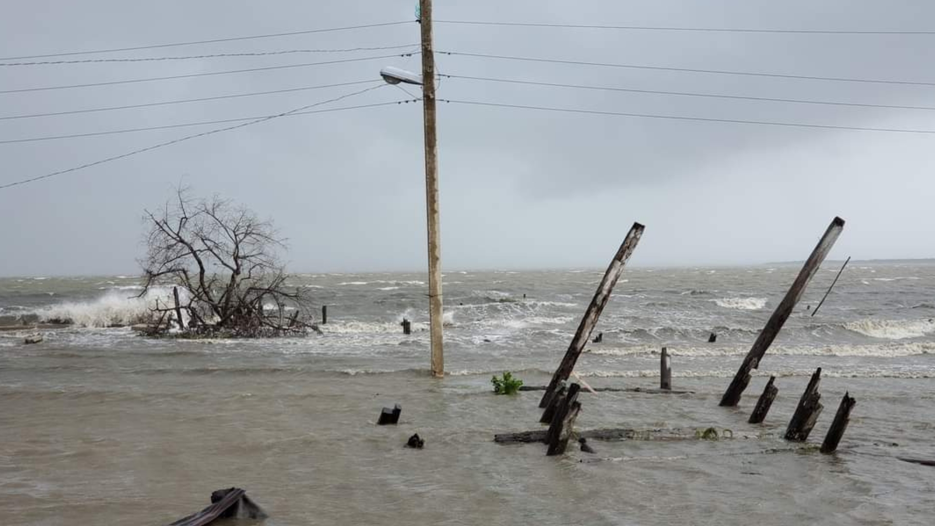 Huracán Idalia provoca inundaciones costeras en Pinar del Río